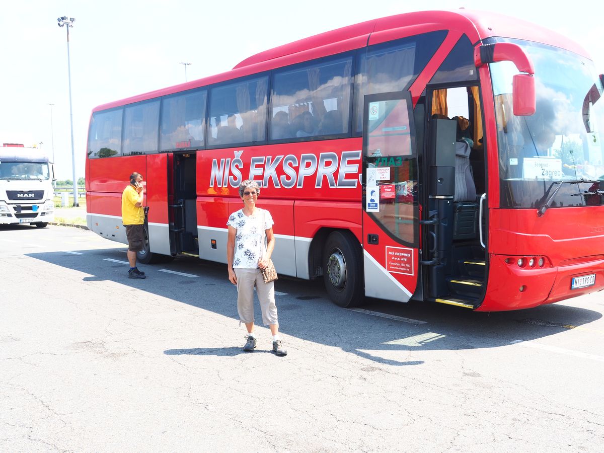 Christine-bus-J24_1200.jpg