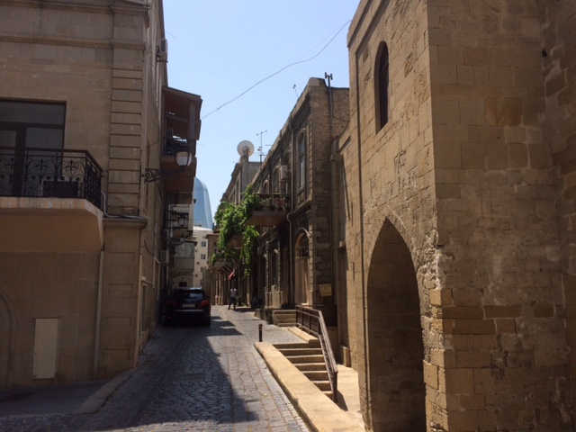 Azerbaidjan-J50-Bakou-petites-rues.jpg