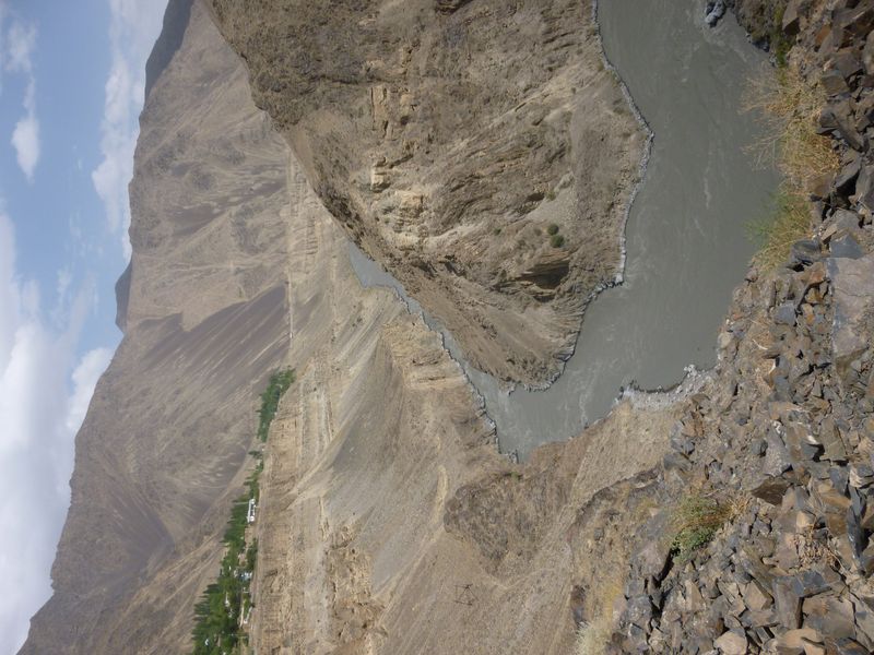 tadjikistan-J72-riviere.jpg